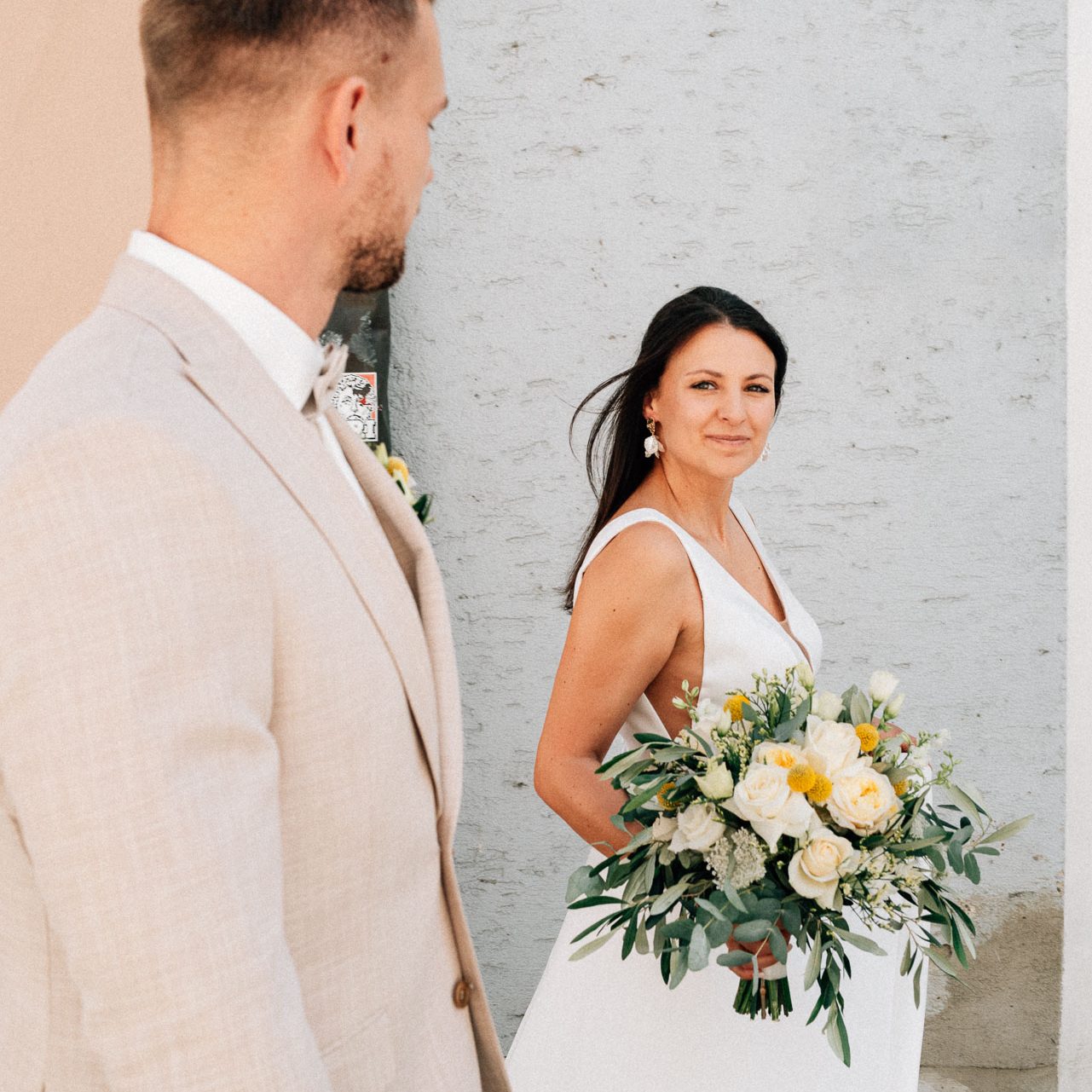 Das glückliche Lächeln eines Brautpaares Hochzeitspaar in Regensburg